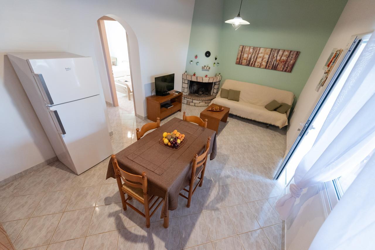 Villa Tasos Koutsoubos Koróni Exteriör bild