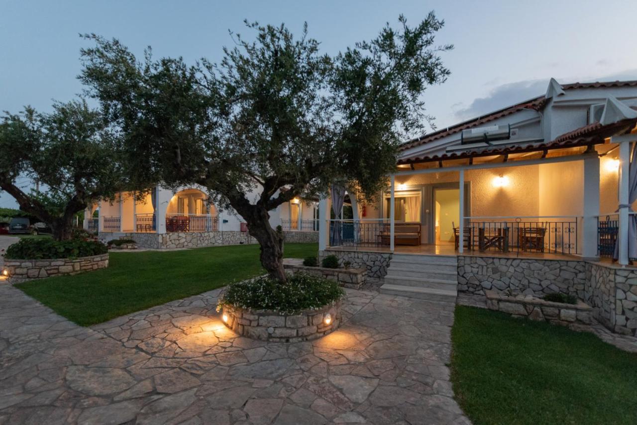 Villa Tasos Koutsoubos Koróni Exteriör bild