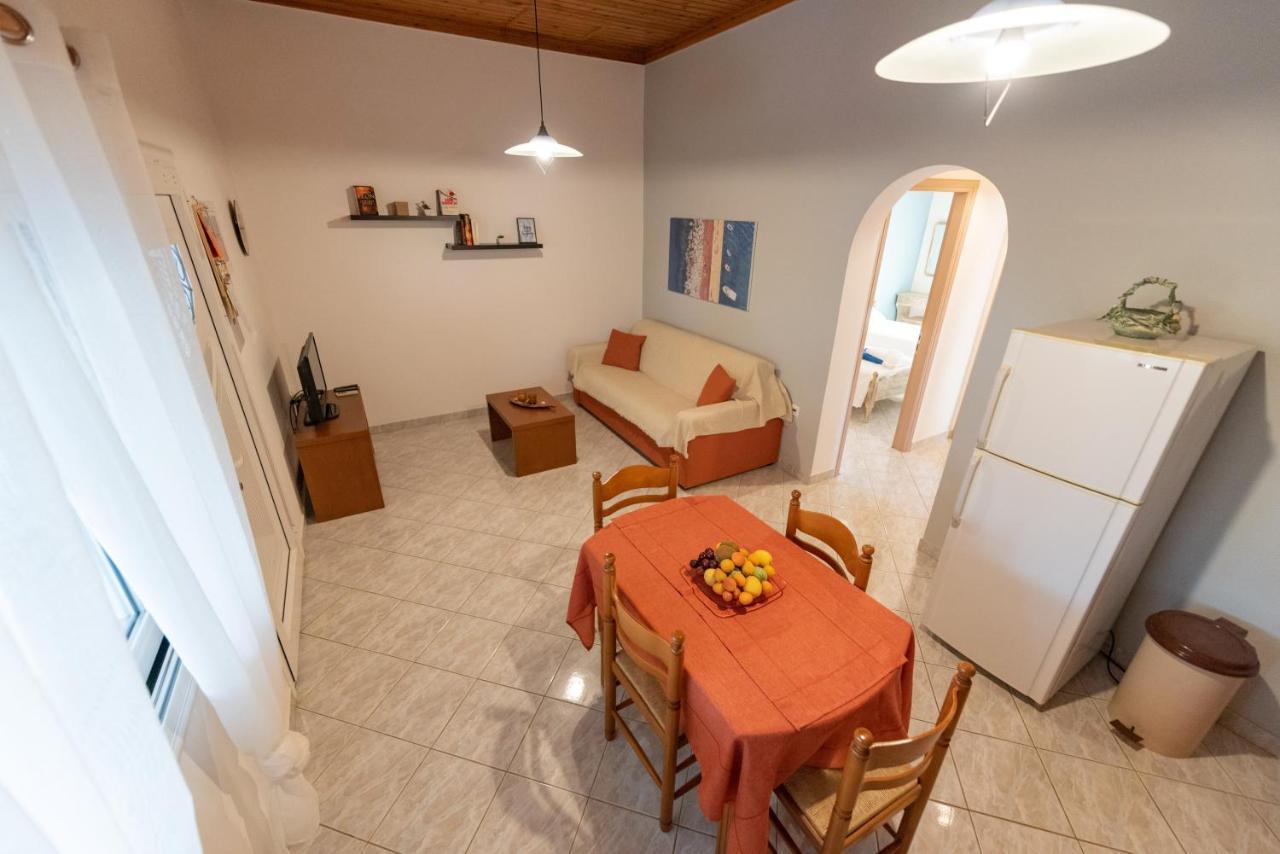 Villa Tasos Koutsoubos Koróni Exteriör bild